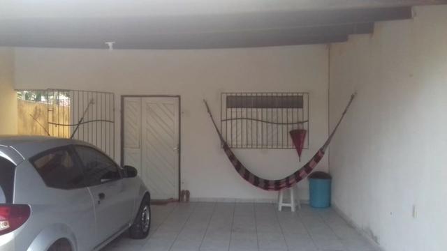 Vendo casa 2/4 sendo 1 suite com dependência completa e quintal e garagem coberta - Foto 2