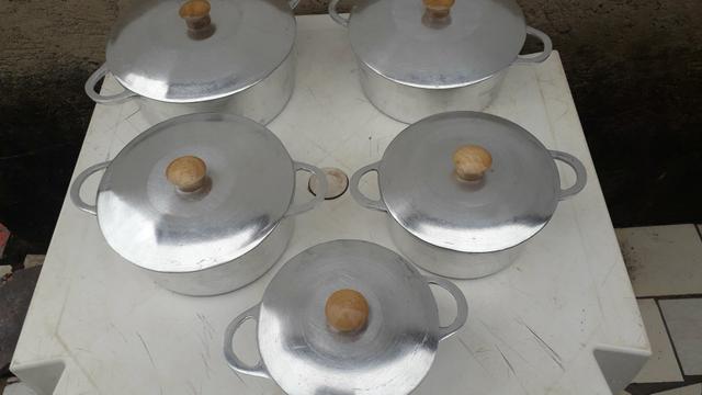 Conjunto de panelas de alumínio batido - Foto 4