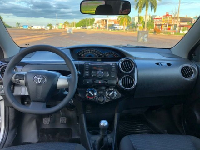 TOYOTA ETIOS XLS 1.5 Ano 13/14 - Foto 7