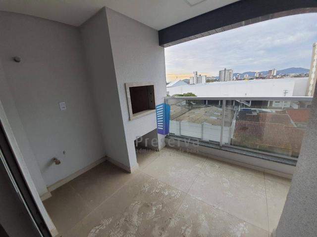 Apto dois quartos sendo uma suíte e ampla sacada - São Judas - itajaí - SC - Foto 4