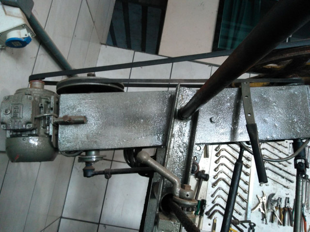 Máquina de retificar e brunir cilindro