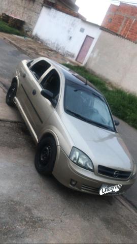 Corsa joy 1.0 sedan