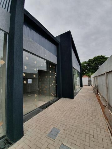 Lindas lojas no 1° centro comercial de Vista Alegre locação ou venda ótima localização - Foto 2