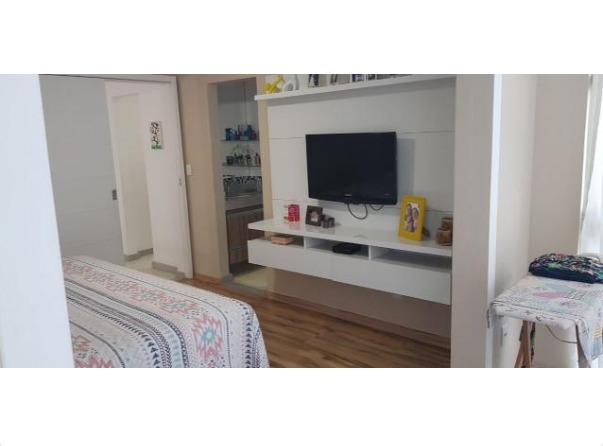 Linda casa de 2 quartos em Quintino