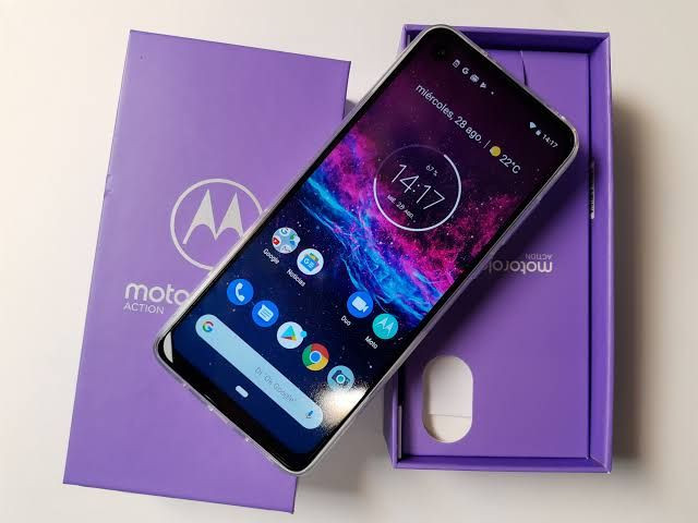 Motorola one action semi novo