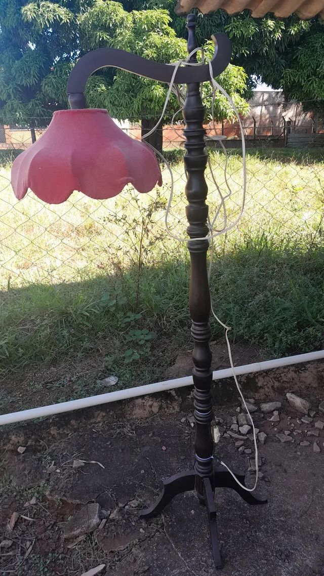 Luminária ou abajour de chão ou pedestal 