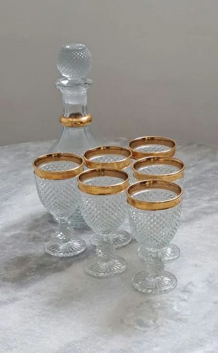 Garrafa bico de jaca dourada