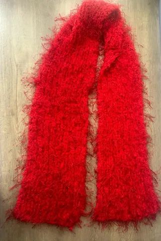 Lindo Cachecol vermelho, felpudo, confortável  e quentinho - Foto 2