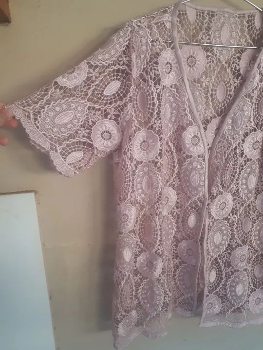Blusa de renda feminina semi-nova - Foto 3
