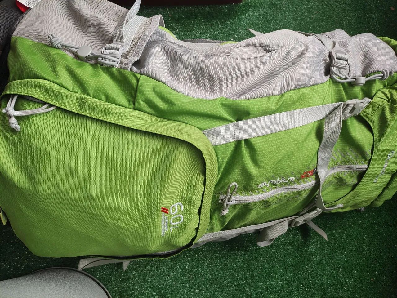 Mochila de Camping Quechua Symbium 60L - Foto 3