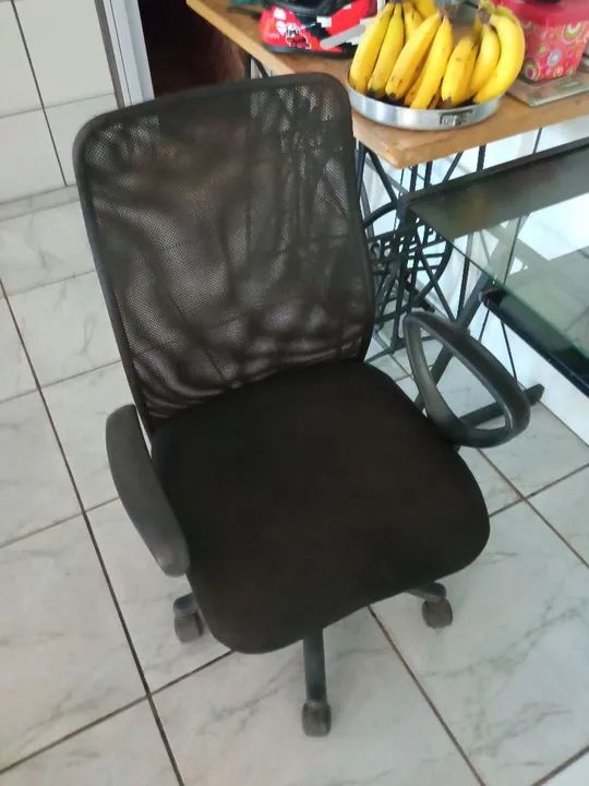 Cadeira giratória bem conservado