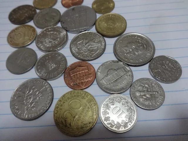 Moedas Antigas Estrangeiras Fora de Circulação - Foto 5