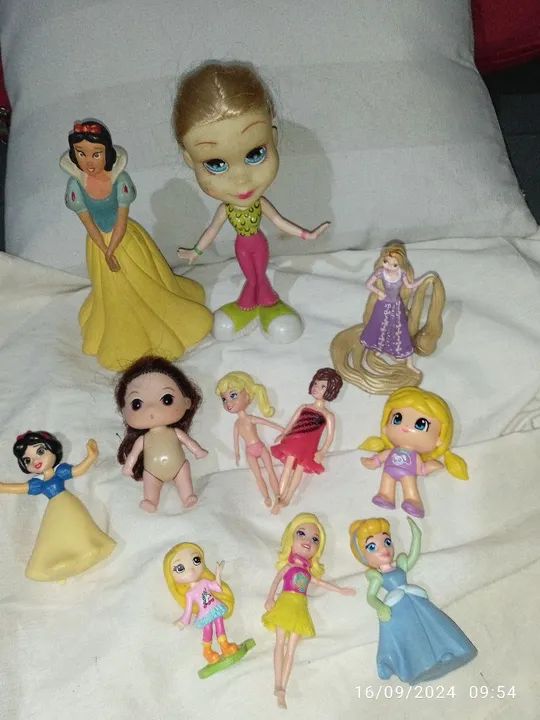 Bonecas pequenas. Kit com 11 peças  - Foto 6