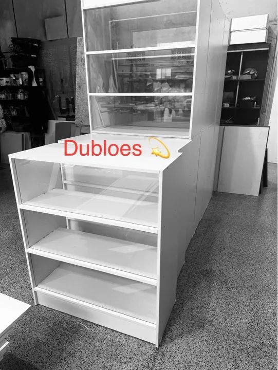 Balcão vitrine  expositor já com vidro 