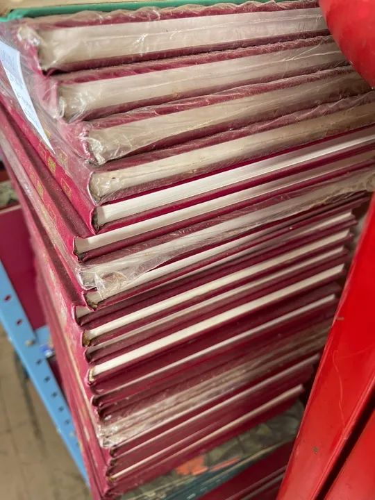 Coleção enciclopédia Larousse cultural 24 volumes algumas no plástico lacrado - Foto 2