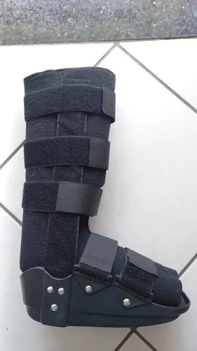 Bota ortopédica(15 dias de uso) - Foto 2