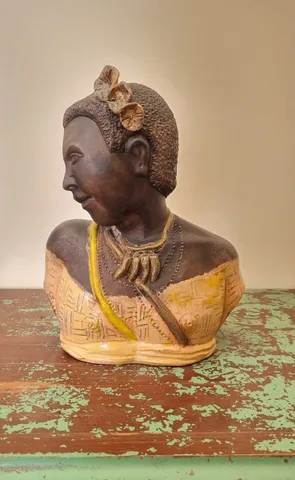 Escultura Busto Feminino em Argila - Mestre Manoel Messias