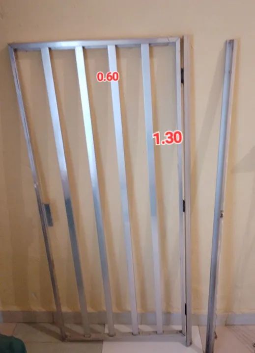 Porta de Alumínio 1,30m x 0,60m
