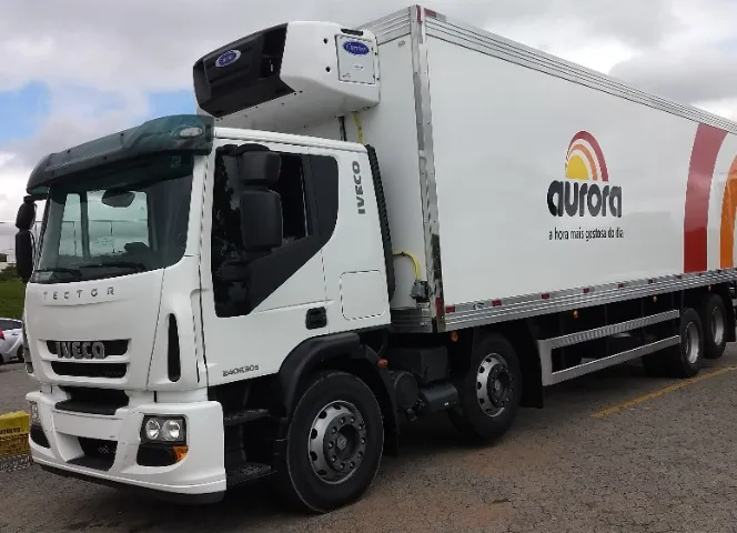 BITRUCK (4o. eixo) C/BAÚ REFRIGERADO IVECO TECTOR 240E32 2016