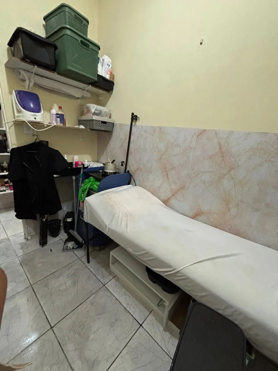 Alugo Cadeira para trabalho Manicure ou Cama massagem  