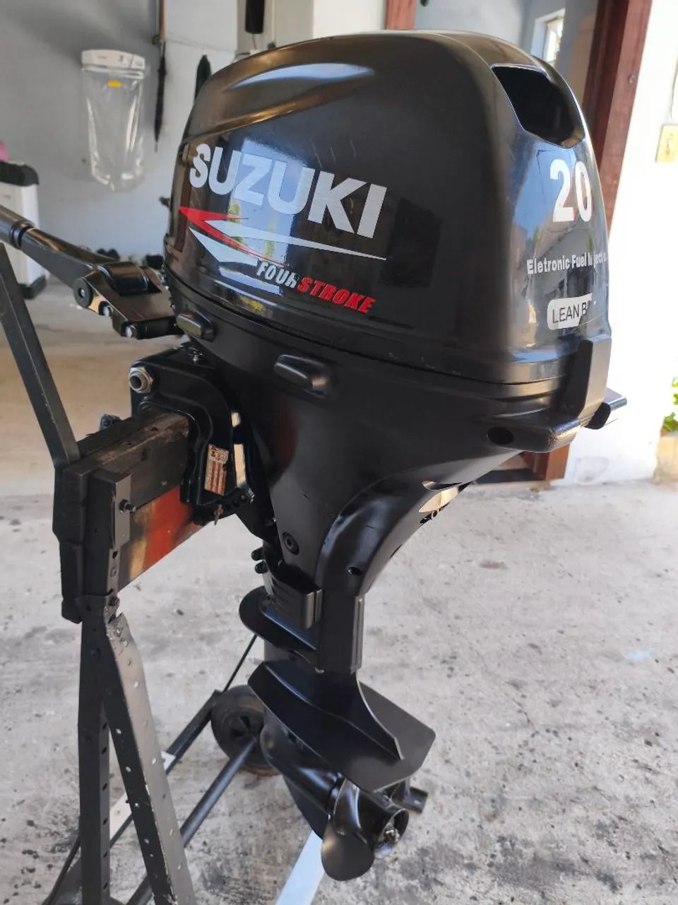 Motor de popa Suzuki 20hp 4 tempos  - Foto 2