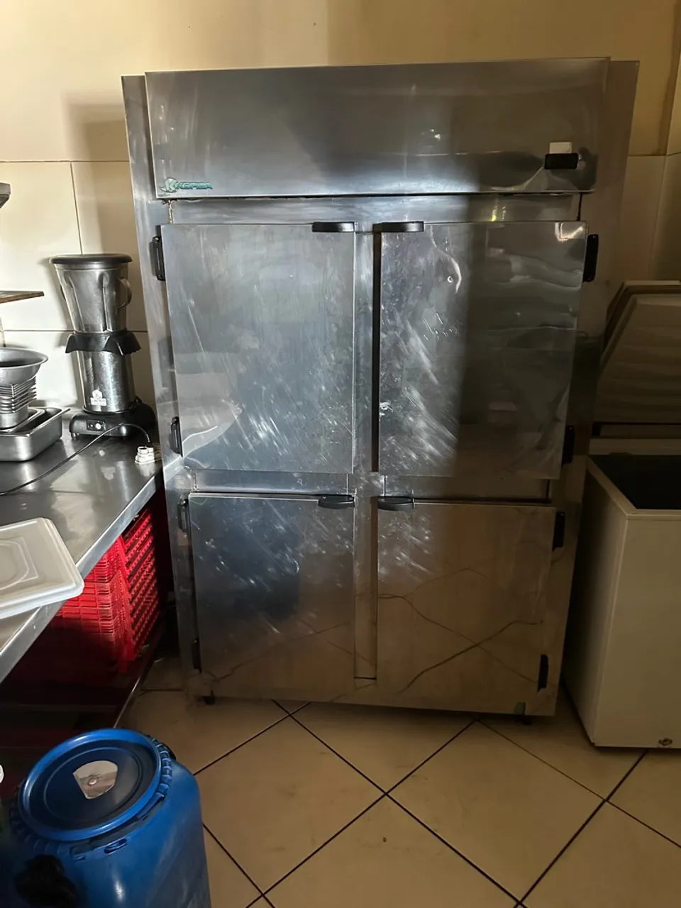 Geladeira/Refrigerador Comercial em Aço Inoxidável