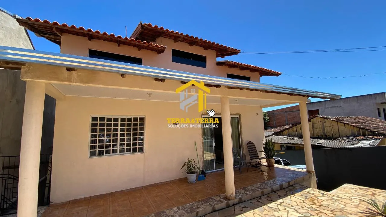 Sobrado para Venda em Telêmaco Borba, Socomim, 4 dormitórios, 1 suíte, 3 banheiros, 4 vaga