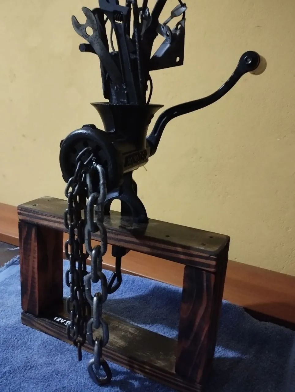 Escultura Criativa - Moedor de Carne com Ferramentas