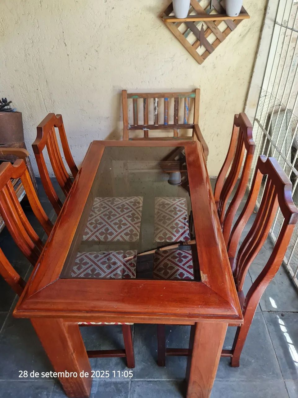 Mesa de Jantar com 4 cadeiras. 64317063077506120