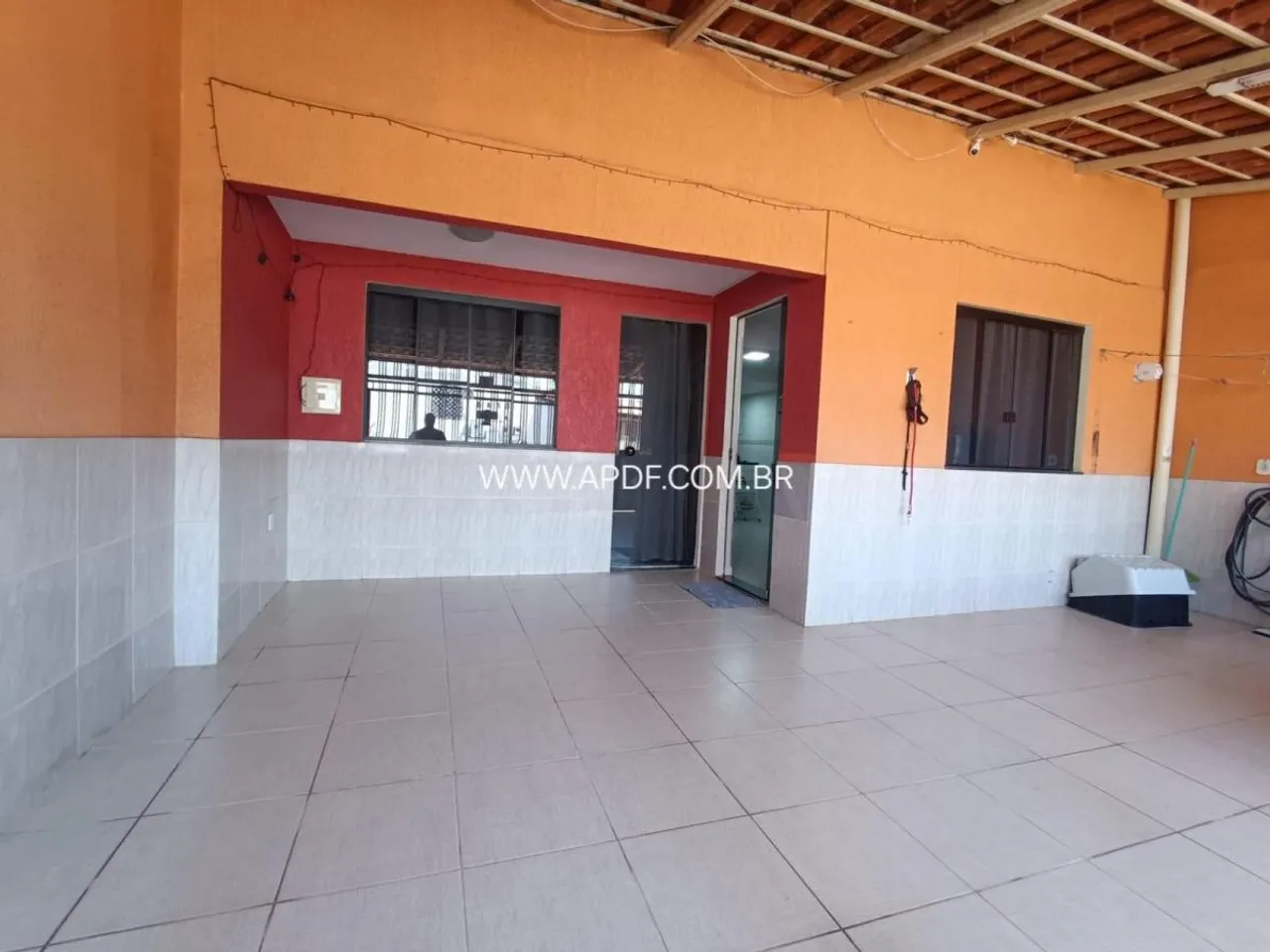 Casa para Venda em Brasília, Samambaia Norte (Samambaia), 6 dormitórios, 1 suíte, 4 banhei