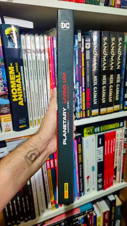 Planetary - Livro Um - HQ  - Foto 3