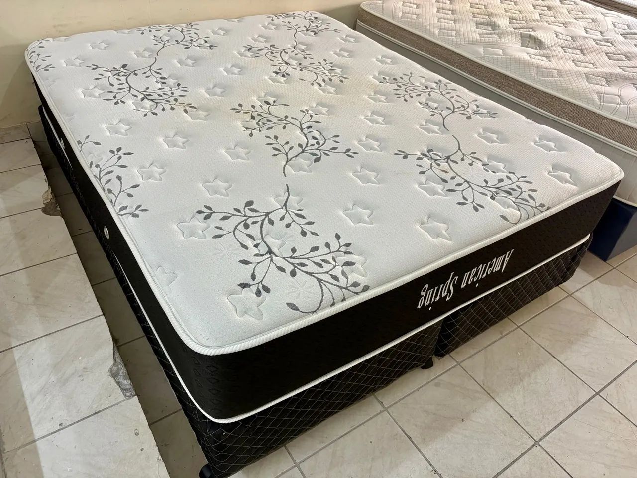 Cama Box de casal Queen , cama de casal American Spring 