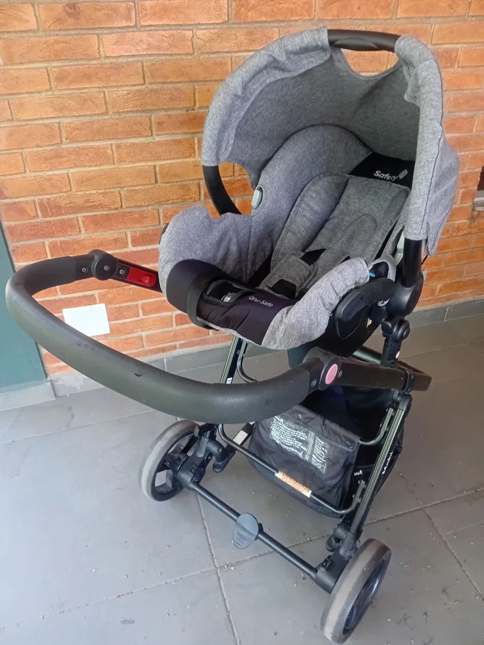 Carrinho de Bebê Moisés e Cadeirinha de Carro Bebê Conforto Safety 1st - Foto 4