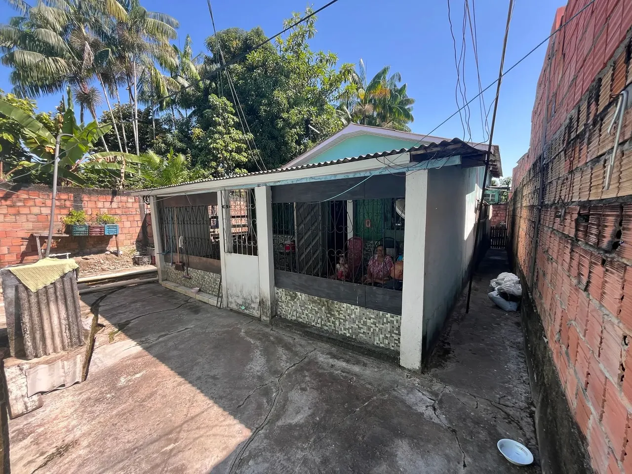 LINDA CASA NO MONTE DAS OLIVEIRAS
