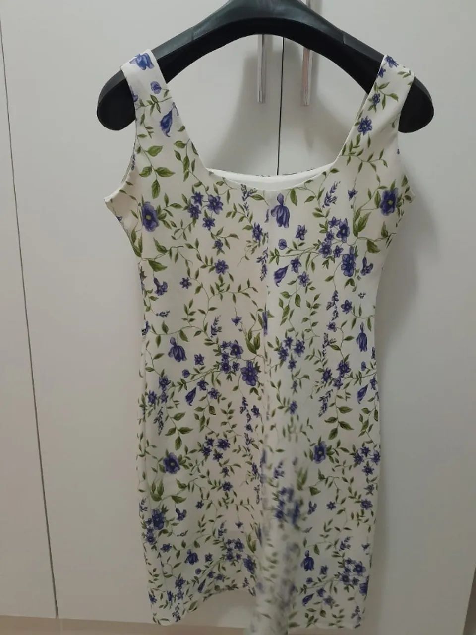 2 Vestidos florais. Fresquinhos e bonitos. Ótimo estado. 2 por R$60,00 - Foto 4