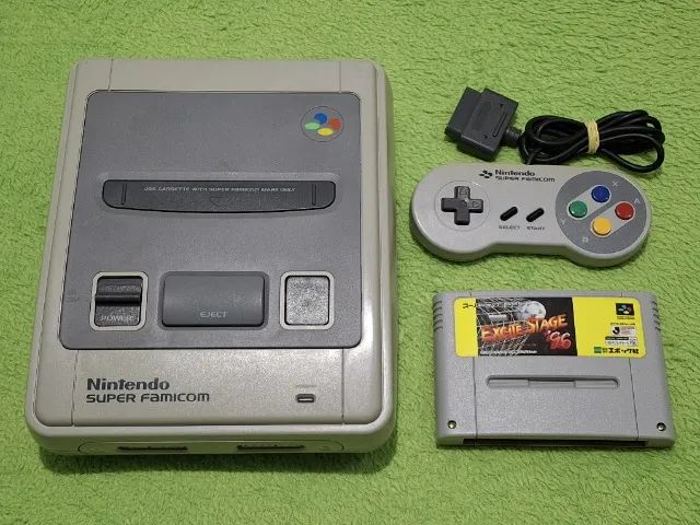 Super Famicon + 1 controle + Cartucho original + Cabo e fonte paralelos