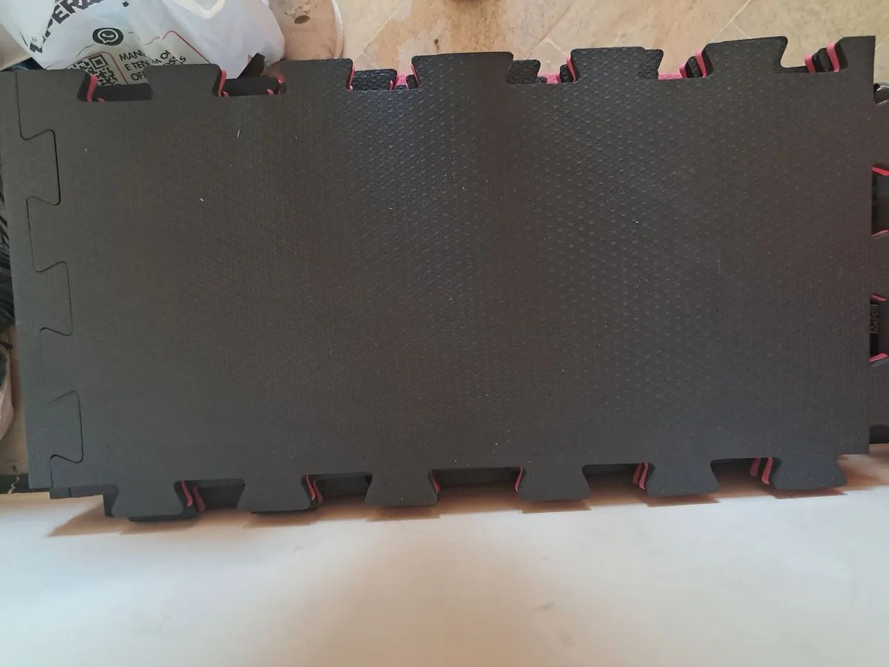 TATAME PRETO E VERMELHO (SEMI NOVO) - Foto 3