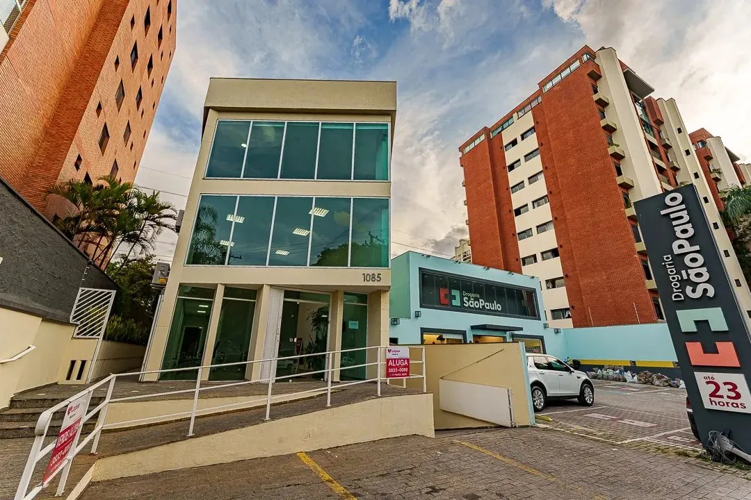 Edifício monousuário para venda e locação, 621m²