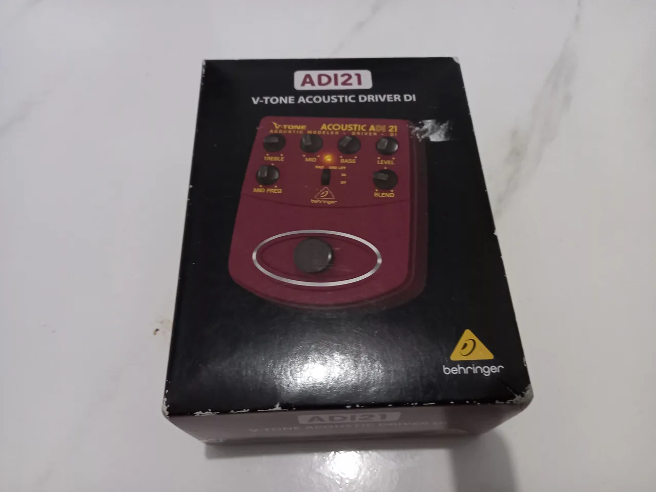 Pedal Behringer ADI21 V-Tone Acoustic Driver DI