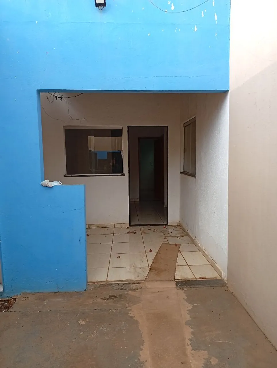 aluga se casa em condomínio fechado 02 quartos