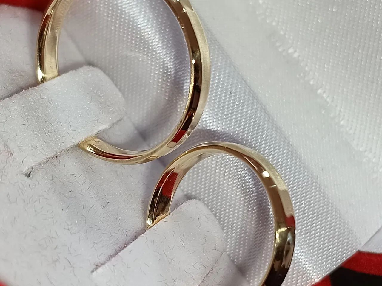 Par de Alianças em Ouro 18k - Modelo Chanfrado Semi Anatômico - Foto 4