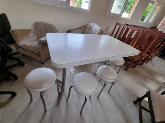 MESA DE MADEIRA