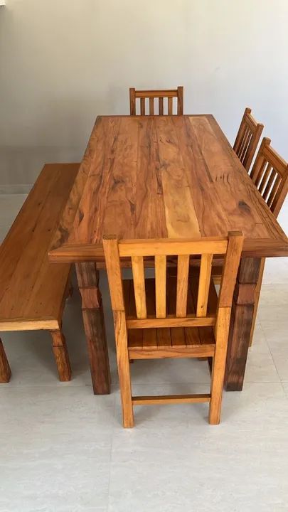 Conjunto de Mesa de jantar de madeira de demolicao