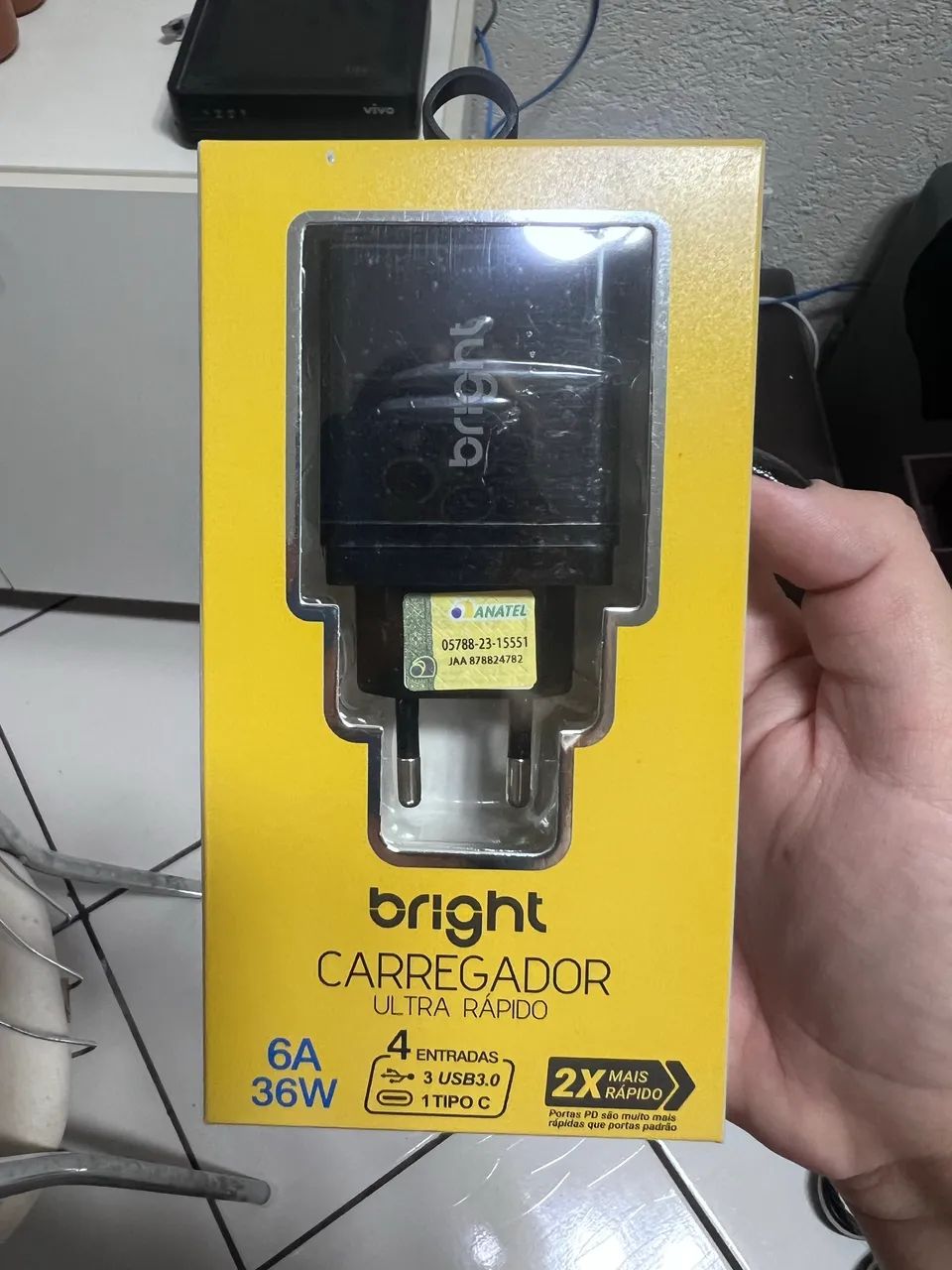 Carregador de celular ultra rápido com 4 entradas 