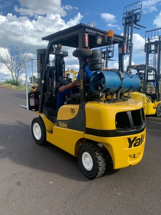 Empilhadeira Yale ano 2020 triplex deslocador - Foto 4
