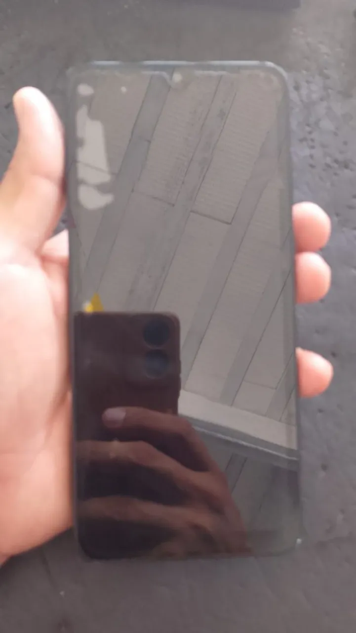 Celular em.perfeito estado aimda na garantia