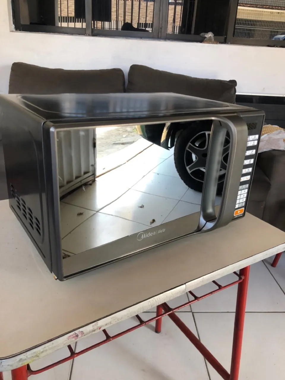 Micro-ondas Midea espelhado