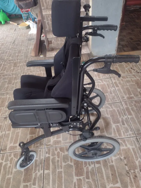 Cadeira de Rodas Infantil