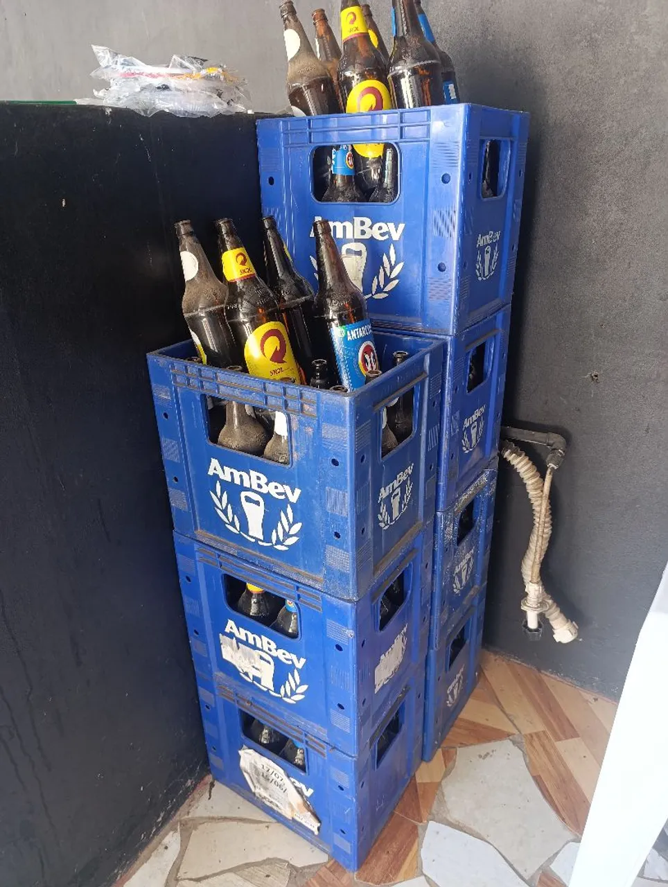 Caixas para transporte de garrafas de cerveja Ambev