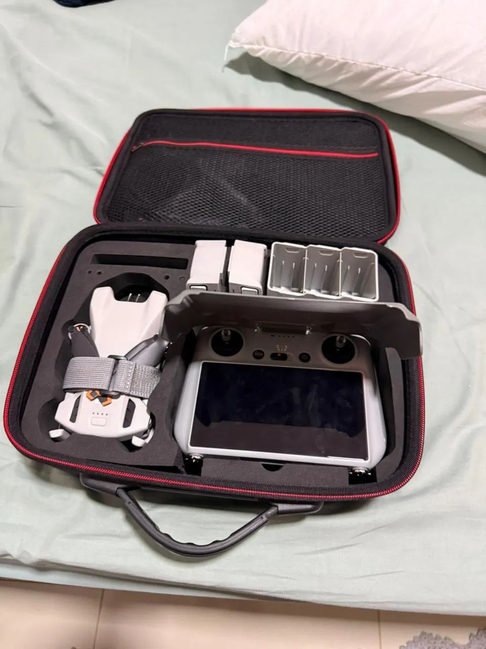 Drone DJI Mini 3 controle RC + acessórios - Foto 3